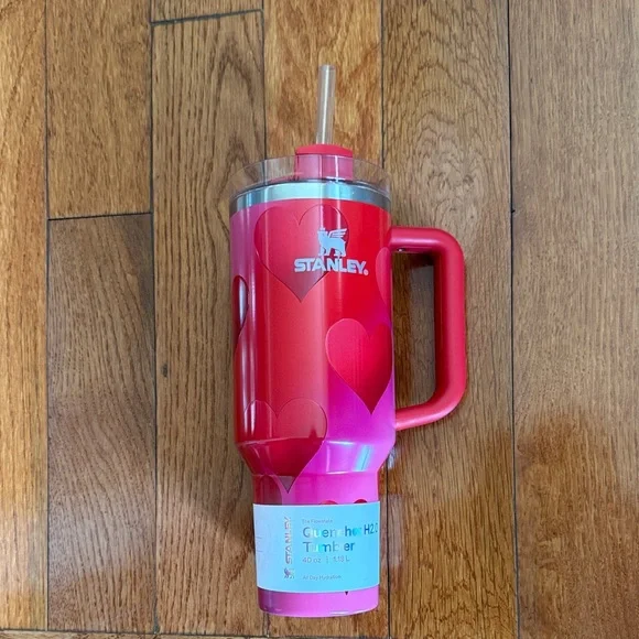 NWT Stanley 2026 Target Valentine’s Heart Red Gradient 40oz Tumbler - Picture 2 of 7